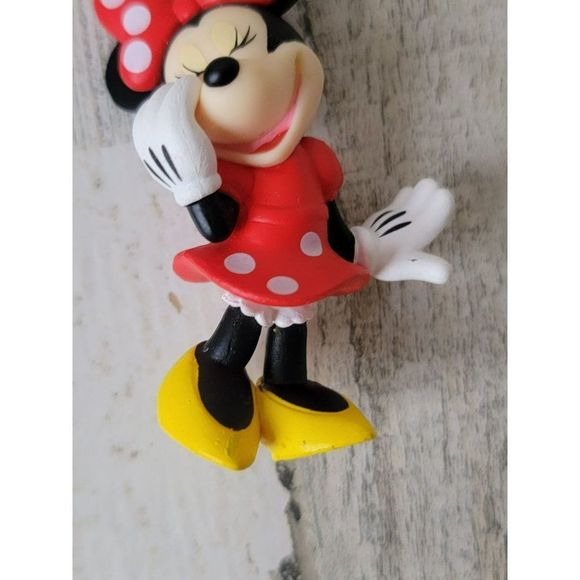 Minnie Mouse blushing red polka dot dress mini toy figure - Picture 2 of 5